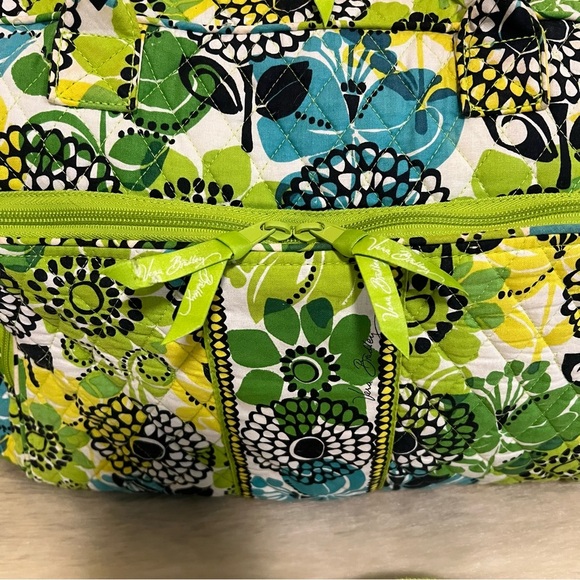 VERA BRADLEY Limes Up 2012 Weekender Trolly Bag Lightweight Yellow Green Floral - Picture 3 of 13